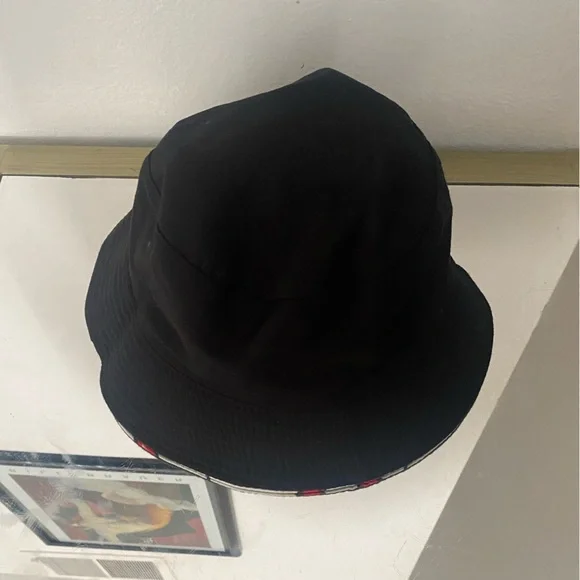 Source Unknown Spicy Red and White Bucket Hat - Picture 2 of 3